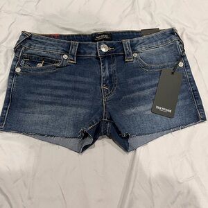 Low rise cut off true religion short